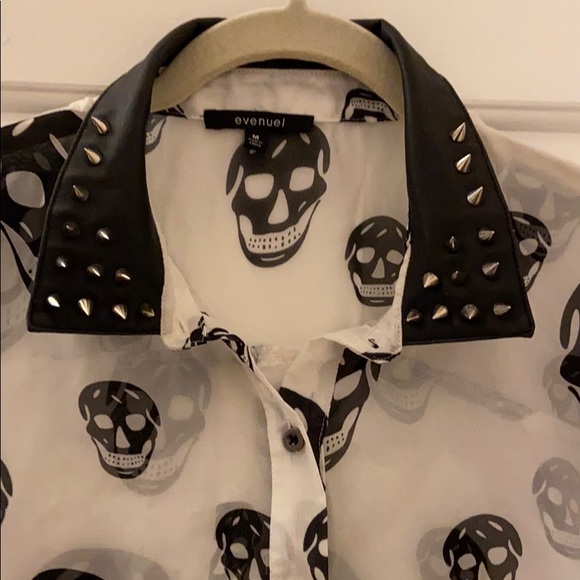 Tops - ( 77 Likes!! ) Skull 💀 button down w/a spiked neckline-goth/edgy